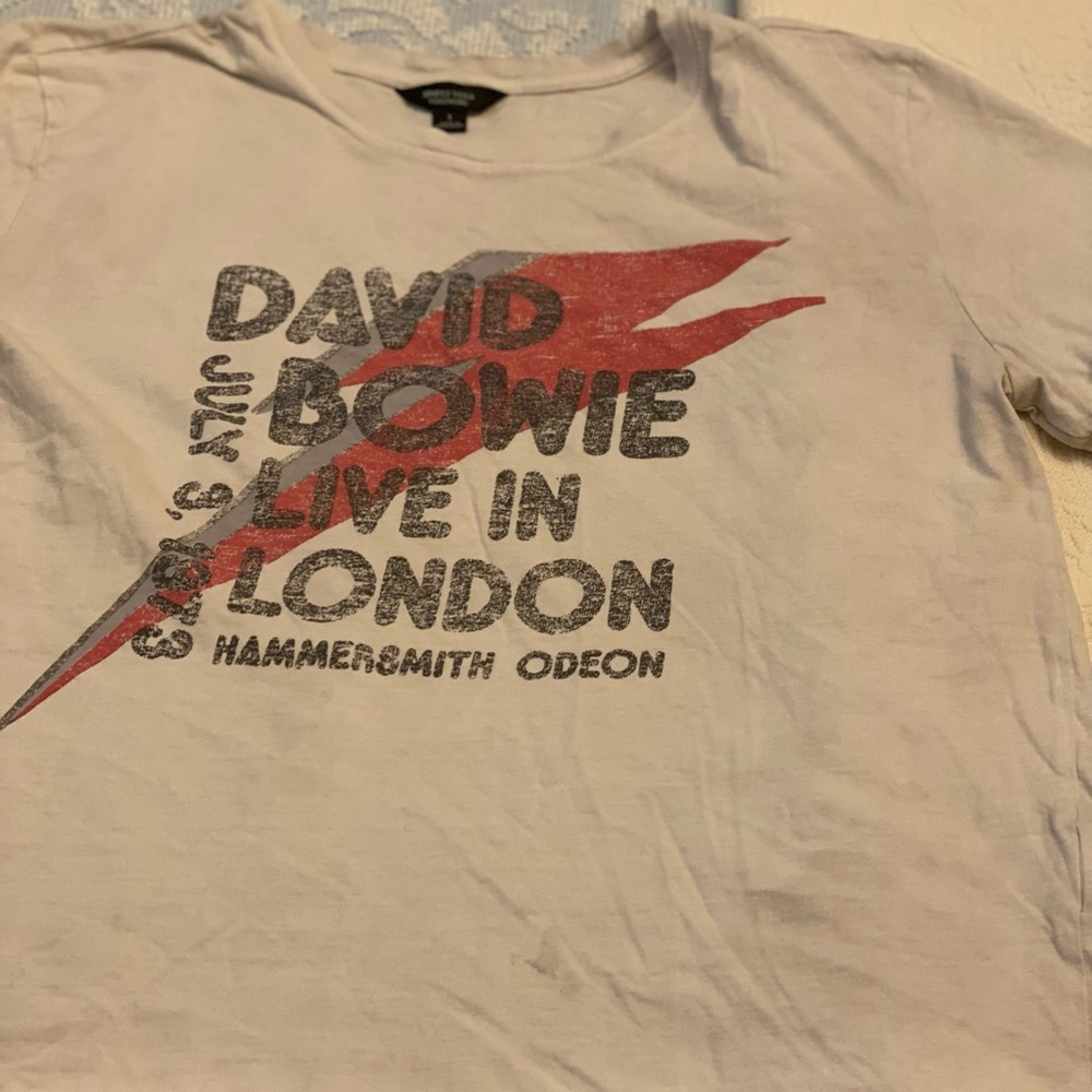 David Bowie Live In London Graphic Men's Shirt - White with Red/Gray Print - Picture 6 of 7